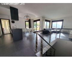 Con preciosas vistas al mar, Dúplex adosado, 3 dormitorios, 2 baños, en Mascarat en Altea