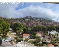 Con preciosas vistas al mar, Dúplex adosado, 3 dormitorios, 2 baños, en Mascarat en Altea