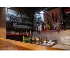 Espléndido bar en Ibiza cerca del puerto (Islas Baleares)