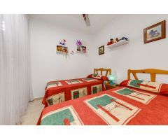 Bonito bungalow de 2 dormitorios con piscina en Torrevieja (Aguas Nuevas)