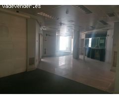 Se alquila local en centro comercial Monte Claro de Pozuelo
