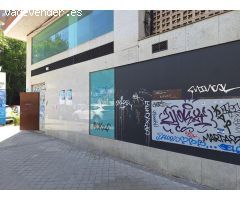 LOCAL DE ESQUINA , 300 METROS FACHADA 15 METROS GRAN VISIBILIDAD