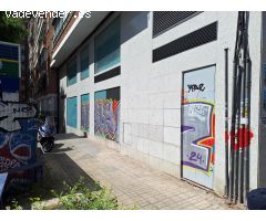 LOCAL DE ESQUINA , 300 METROS FACHADA 15 METROS GRAN VISIBILIDAD