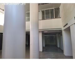 LOCAL DE ESQUINA , 300 METROS FACHADA 15 METROS GRAN VISIBILIDAD