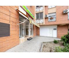¡Oportunidad! Se vende local con negocio de heladería en pleno funcionamiento. Parque Nueva Granada