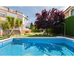 ¡GRAN CHALET EN GOJAR EN URBANIZACION LOS CEREZOS!