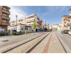 ¡PISO DE 3 DORMITORIOS EN ARMILLA A PIE DE METRO!