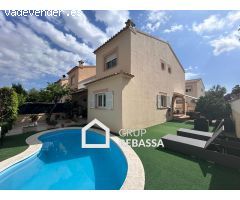 Se VENDE precioso chalet PAREADO con piscina privada en el Municipio de Marratxí. (3 habit/3 baños)