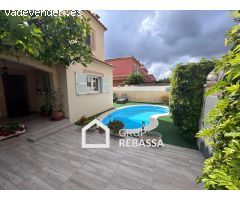Se VENDE precioso chalet PAREADO con piscina privada en el Municipio de Marratxí. (3 habit/3 baños)
