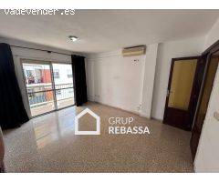 Piso en Rafal Nou con Balcón (3 habitaciones y 1 baño completo)