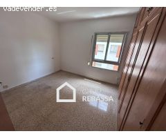 Piso en Rafal Nou con Balcón (3 habitaciones y 1 baño completo)