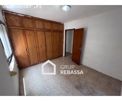 Piso en Rafal Nou con Balcón (3 habitaciones y 1 baño completo)
