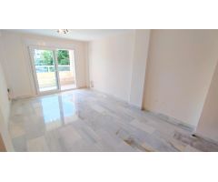 PISO DE 3 DORMITORIOS 2 BAÑOS Y 2 PLAZAS DE PARKING EN RESIDENCIAL CAPRY, PARQUE LITORAL, MÁLAGA