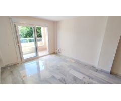 PISO DE 3 DORMITORIOS 2 BAÑOS Y 2 PLAZAS DE PARKING EN RESIDENCIAL CAPRY, PARQUE LITORAL, MÁLAGA