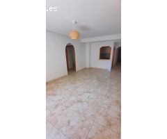 ALQUILER PISO DE TRES HABITACION CON DOS BAÑOS EN GUARDAMAR