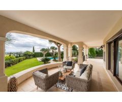 HERMOSA VILLA FAMILIAR - BENAHAVIS