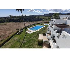 Ático de Lujo en Venta con Vistas al Mar y al Golf en Los Arqueros