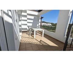 Ático de Lujo en Venta con Vistas al Mar y al Golf en Los Arqueros