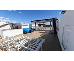 Ático de Lujo en Venta con Vistas al Mar y al Golf en Los Arqueros