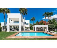 Top Villa moderna de lujo en Altos de Puente Romano