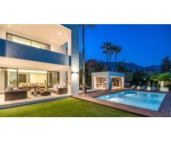 Top Villa moderna de lujo en Altos de Puente Romano