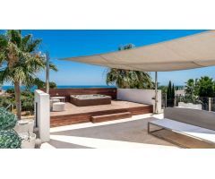 Top Villa moderna de lujo en Altos de Puente Romano