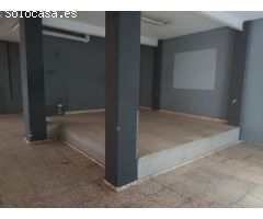 GRAN LOCAL POR PISOS AZULES