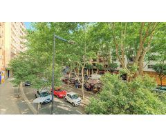 PISO CON AMPLIA PLAZA DE PARKING EN PASEO PRIM