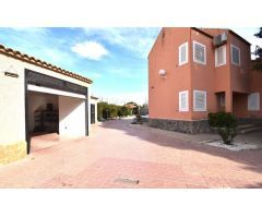 Chalet en Alzabares Alto, Elche.