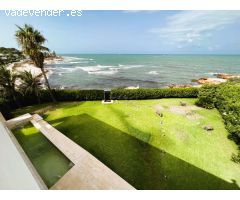 Villa de lujo en primera línea de playa de les Rotes, Denia