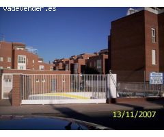 Plazas de garaje y trasteros en Jardines de Florencia, Camino de la Esgaravita y el Val
