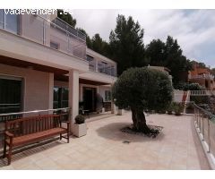 Se vende Villa de lujo en Altea con vistas al mar.