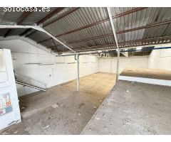 Nave con oficinas en Ctra. Ocaña.