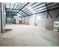 Se alquila nave con 364 m2 junto a calle campo
