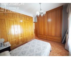 *Vivienda, en esquina, con 2 plantas, por c/Asturias, de 3 dorm, 2 baños, garaje y terraza, 97.000€*