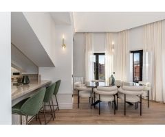 PISO EN EL BARRIO DE LAS CORTES CON AMPLIA TERRAZA Y GARAJE. UNA 5º PLANTA
