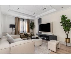 PISO EN CALLE GENOVA, PORTAL SEÑORIAL CON 2 HABITACIONES Y 2 BAÑOS.  1º PLANTA
