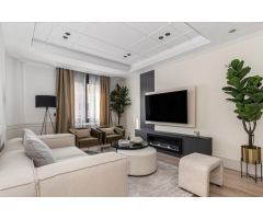 PISO EN CALLE GENOVA, PORTAL SEÑORIAL CON 2 HABITACIONES Y 2 BAÑOS.  1º PLANTA
