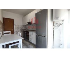 APARTAMENTO EN AMUEBLADO EN LA ZONA DE LA CARBALLEIRA (DISPONIBLE PARA PRINCIPIO DE JULIO)
