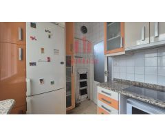 PISO DE TRES DORMITORIOS EN LA CARBALLEIRA