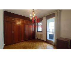 AMPLIA VIVIENDA PARA REFORMAR EN EL CENTRO DE LA CIUDAD