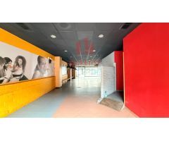 LOCAL COMERCIAL CON SALIDA A DOS CALLES