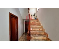 GRAN CASA CON PARCELA Y PISCINA A QUINCE MINUTOS DE OURENSE