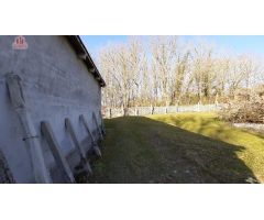 PARCELA URBANIZABLE  CON NAVE CERCA DE LA URBANIZACIÓN DE SANTA MARTA (PEREIRO DE AGUIAR)
