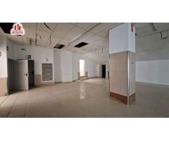 AMPLIO LOCAL COMERCIAL CON LICENCIA DE SUPERMERCADO