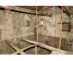 CASA PARA REAHABILITAR EN LA ZONA DE REQUEIXO DE CANDEDO