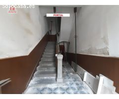 OPORTUNIDAD.- EDIFICIO DE PIEDRA EN EL CENTRO DE CARBALLIÑO