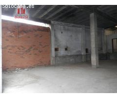 AMPLIO LOCAL SITUADO EN LA ZONA DE O VINTEUN