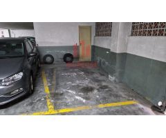 PLAZA DE GARAJE CERRADO EN EL CENTRO