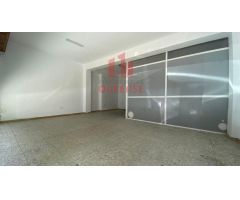 LOCAL COMERCIAL EN LA ZONA DE MARIÑAMANSA